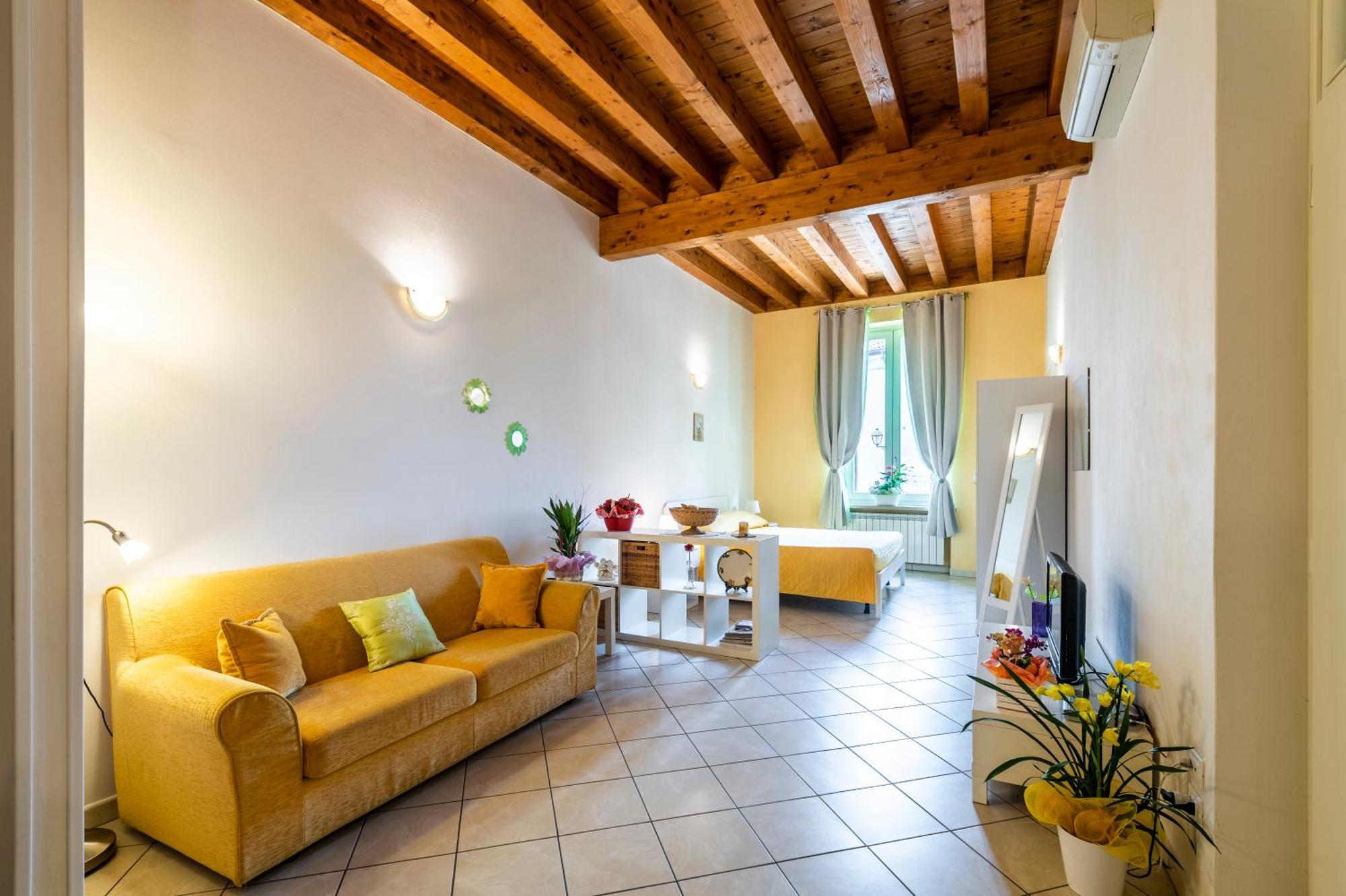 Flowers Apartments Дезенцано-дель-Гарда Экстерьер фото