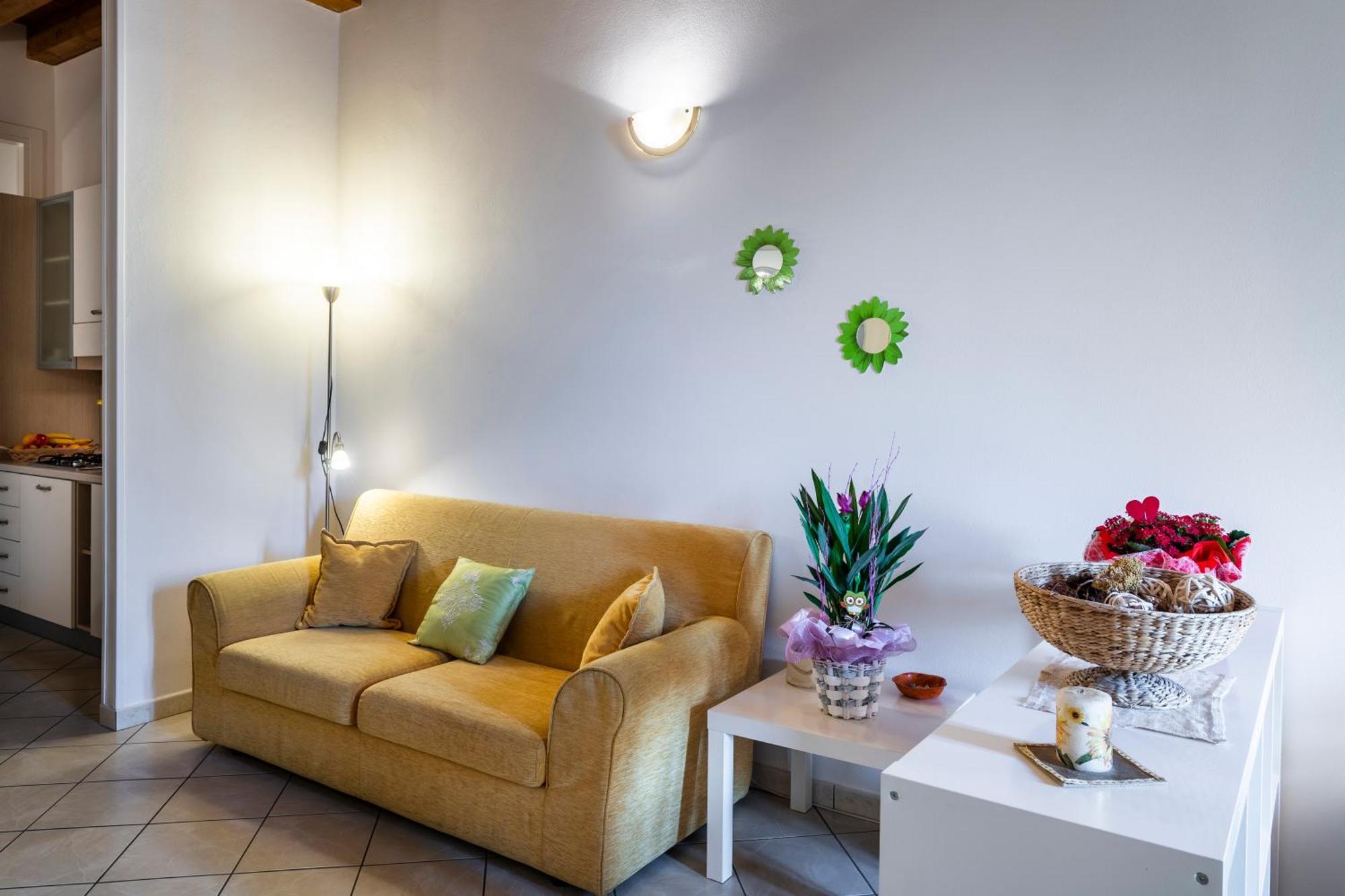 Flowers Apartments Дезенцано-дель-Гарда Экстерьер фото